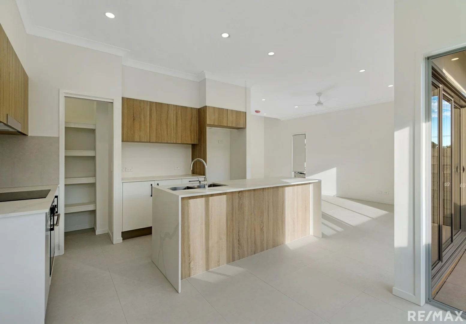 7/231 Government Road, Labrador QLD 4215