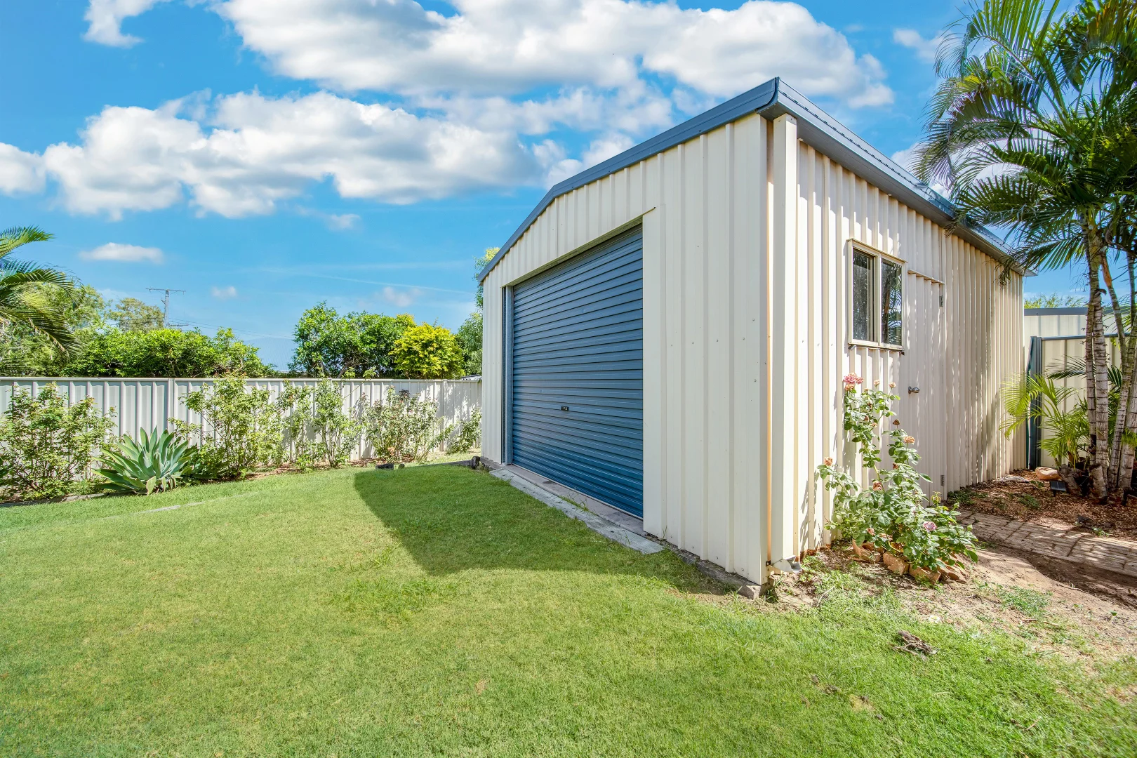 10 Crozier Crescent, Emerald QLD 4720 photo 2