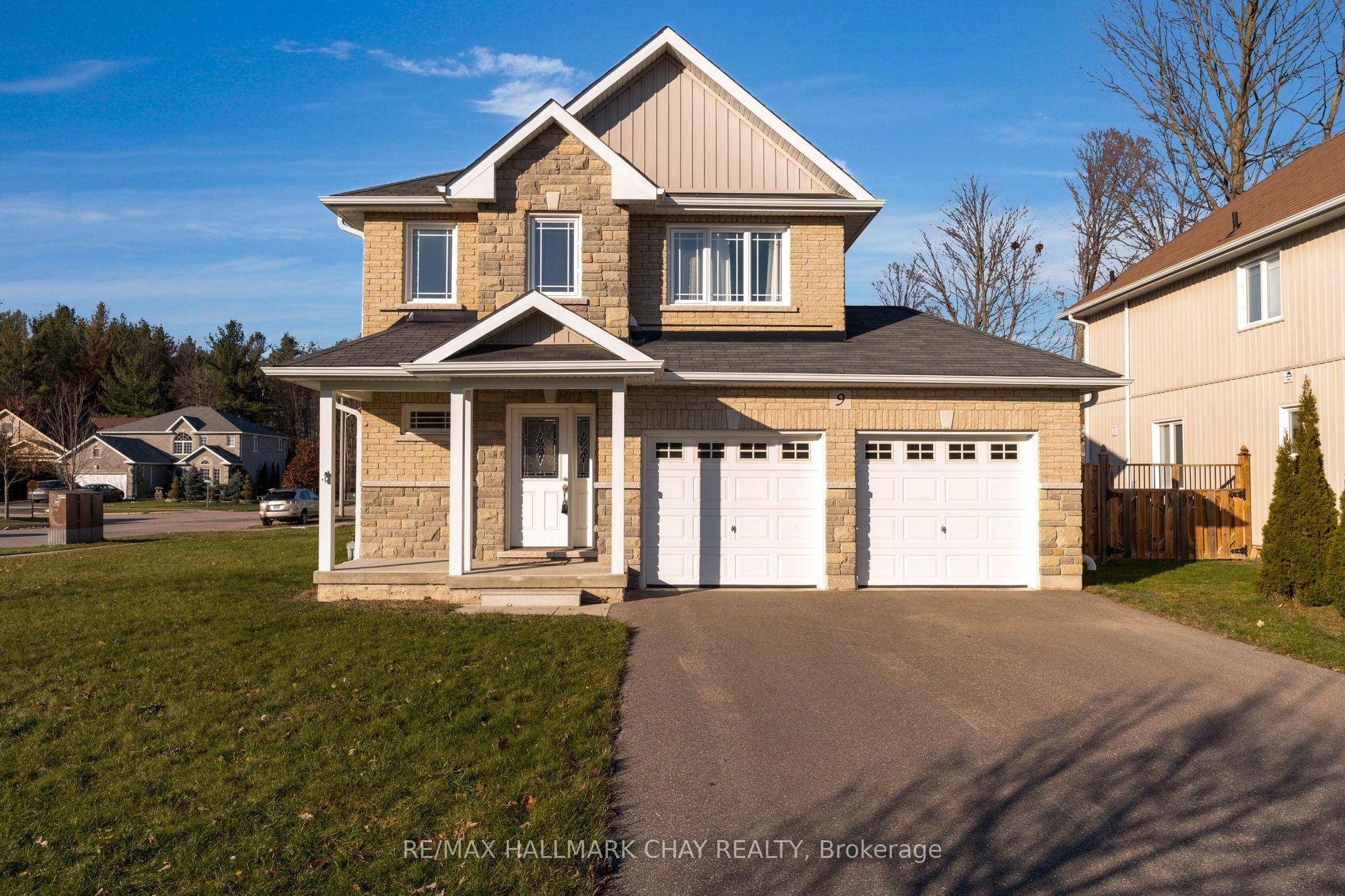 9 Mancini Drive, Essa, ON, L0M 1B1