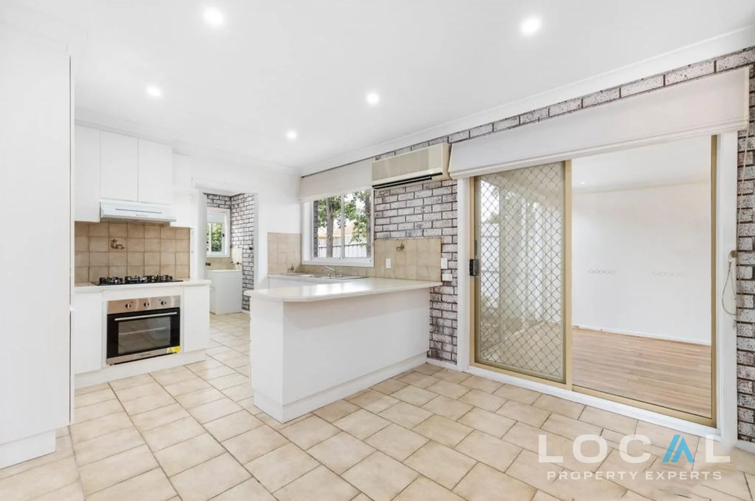 Additional image 4 of 3/227 Greaves Street North, Werribee VIC 3030