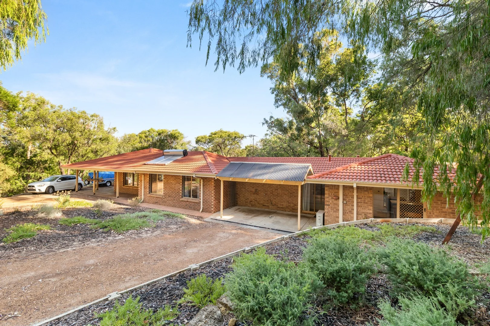 9 Leeward Road, Leschenault WA 6233