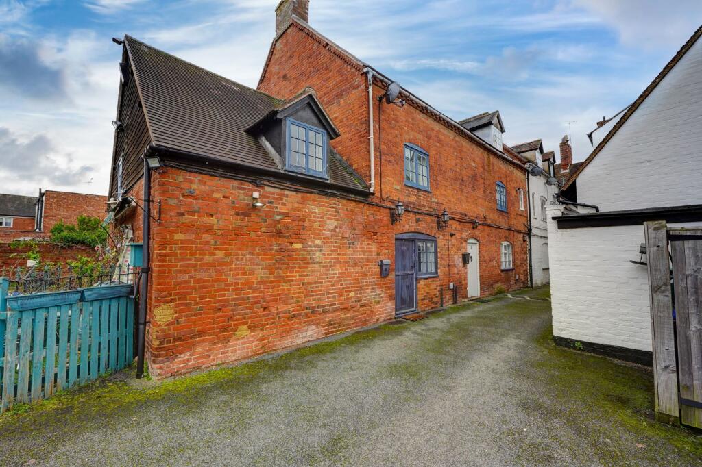 High Street, Alcester, B49