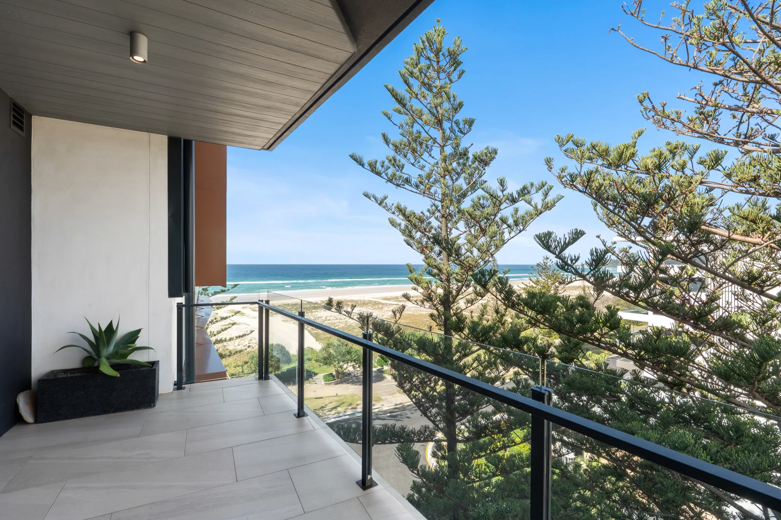 703/106 Pacific Parade, Bilinga QLD 4225 photo 2