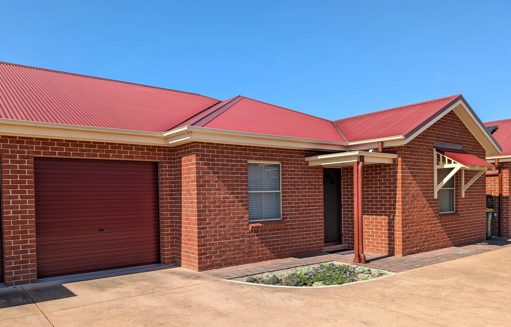2/13 Cross Street, Bathurst NSW 2795