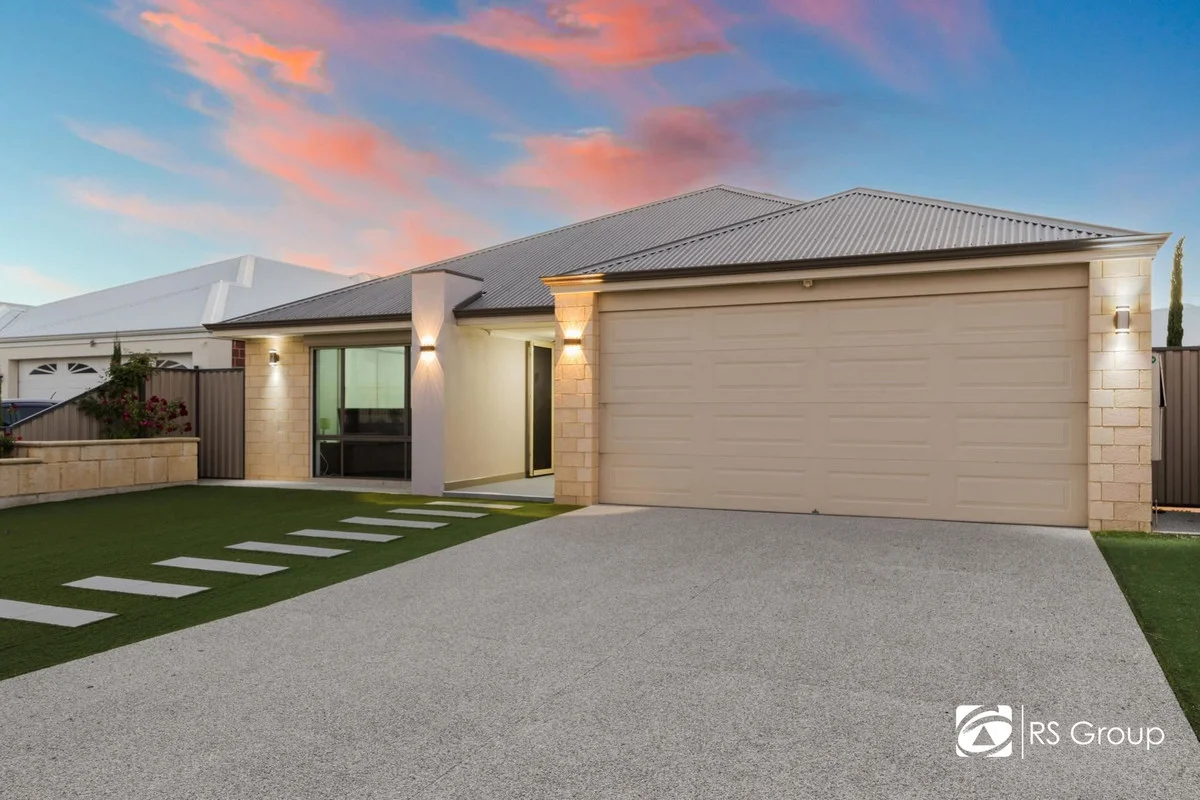 8 Solingen Way, Piara Waters WA 6112 photo 2