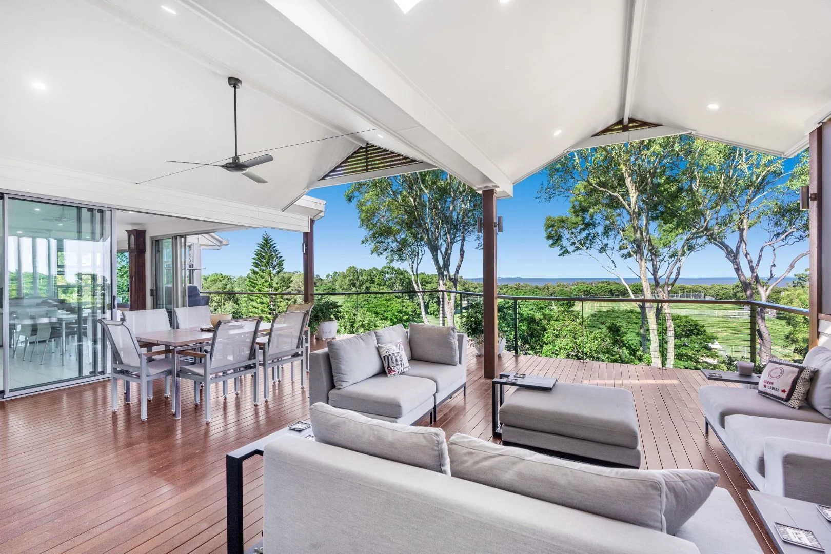 50 Saunders Place, Wynnum QLD 4178