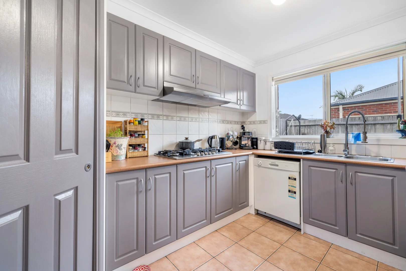 12 Breamlea Way, Cranbourne West VIC 3977 photo 2