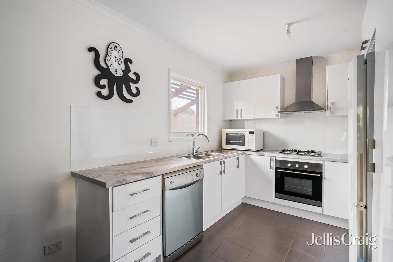 90 Somers Avenue, Macleod VIC 3085 photo 5