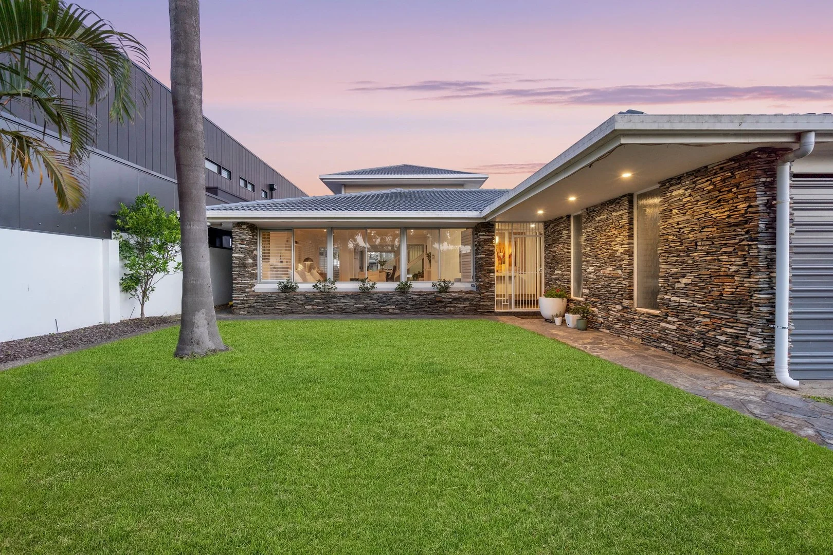 Saint Andrews Avenue, Isle Of Capri QLD 4217