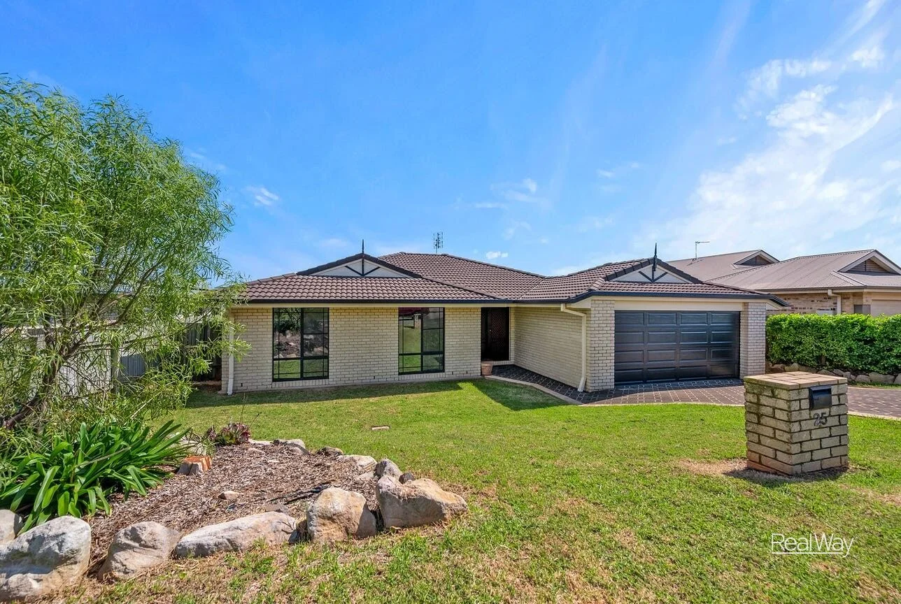 25 Balonne Drive, Glenvale QLD 4350 photo 5