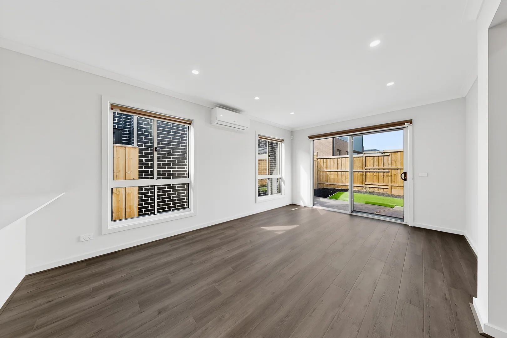 26 Aurora Drive, Cranbourne West VIC 3977 photo 4