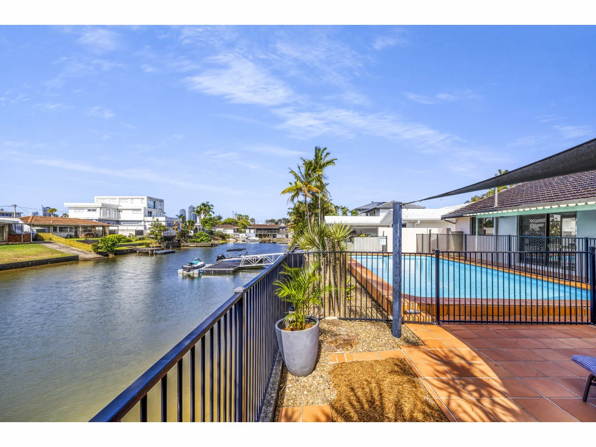 11 Ensenada Court, Broadbeach Waters QLD 4218