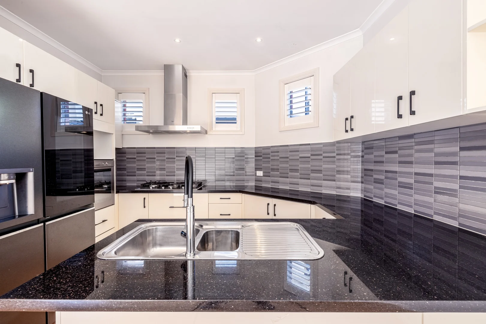 Additional image 4 of 1/132 Ferntree Gully Road, Oakleigh East VIC 3166