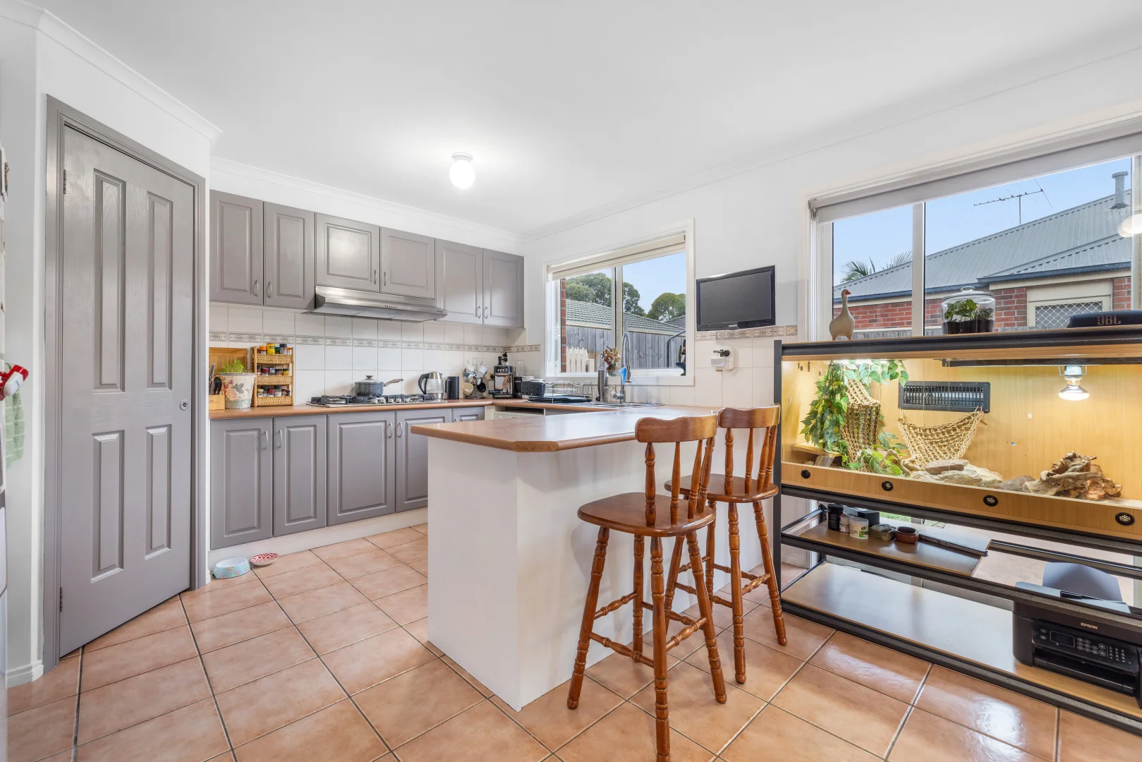 12 Breamlea Way, Cranbourne West VIC 3977 photo 3