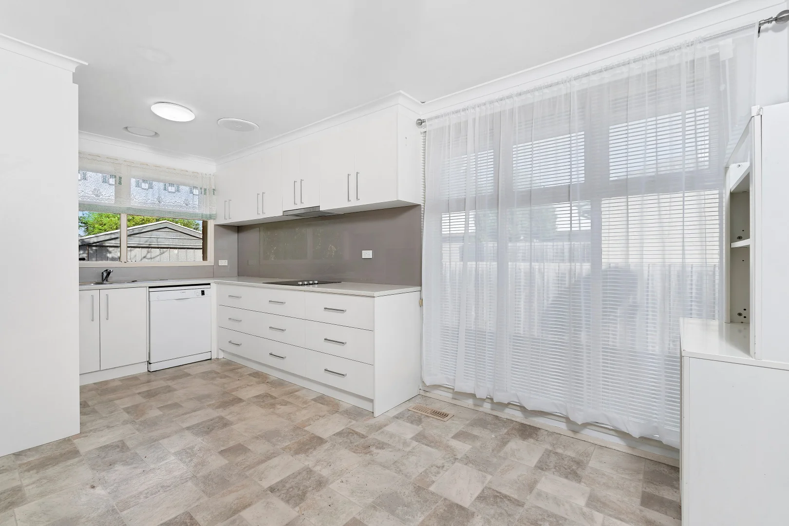 Additional image 4 of 12 Raymond Road, Seaford VIC 3198