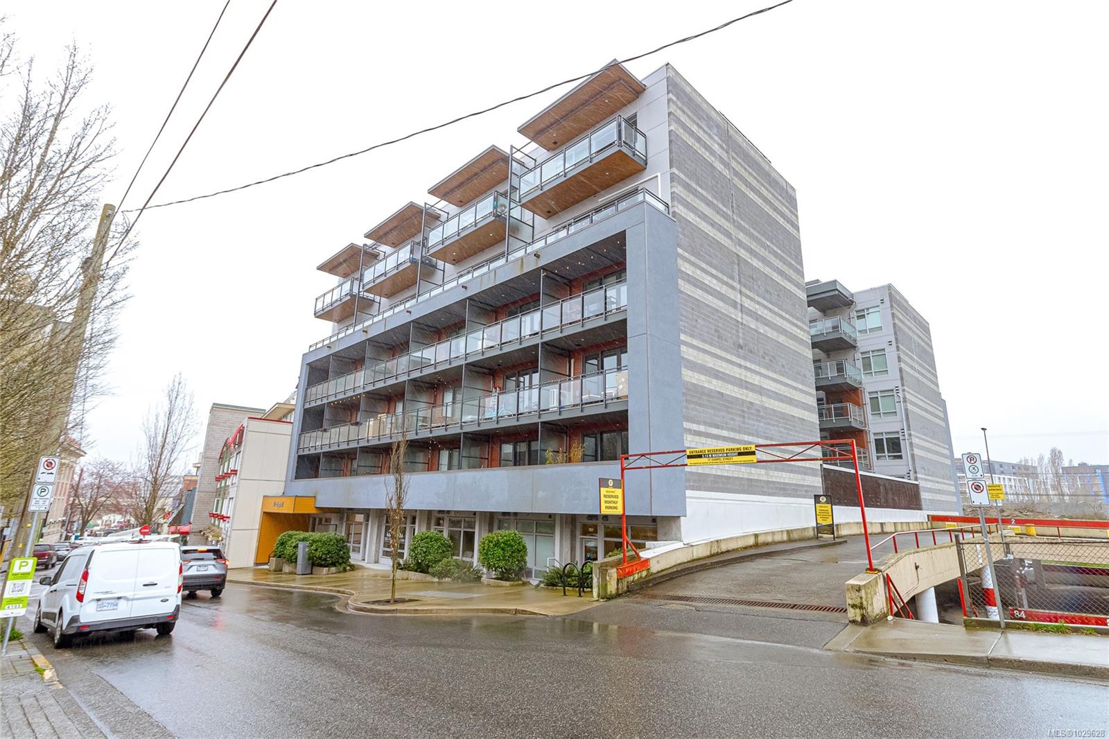 406-91 Chapel Street, Nanaimo, BC, V9R 0J3
