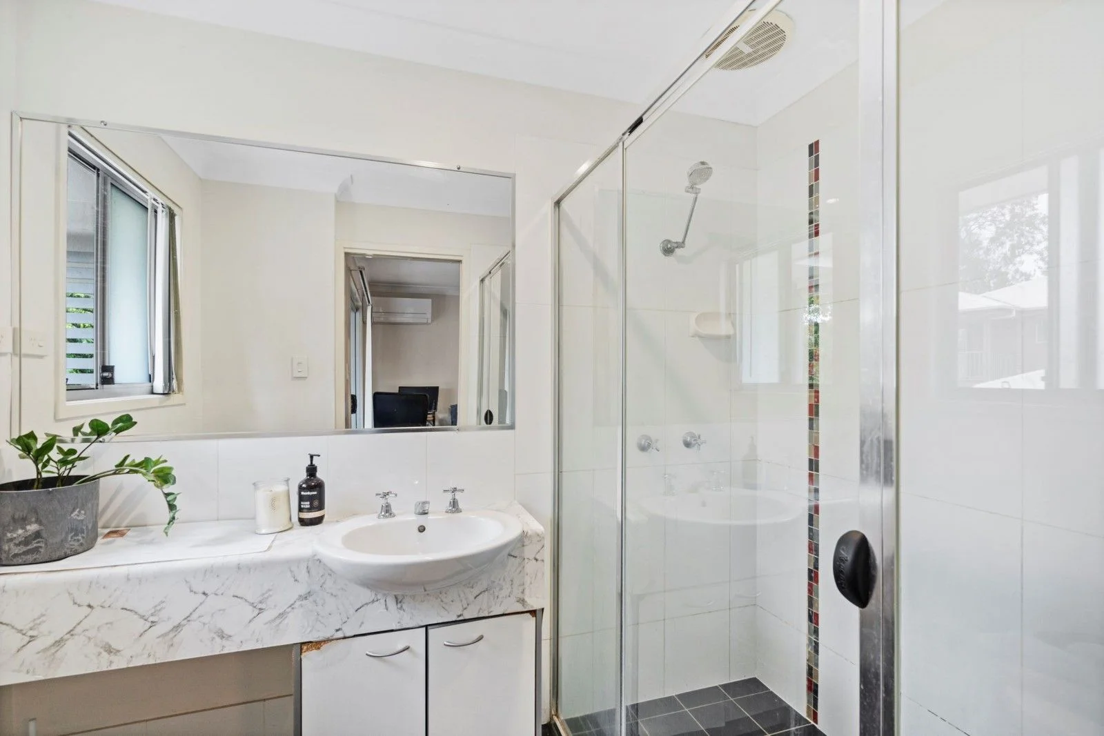 Additional image 8 of ID:21172849/19 Russell Street, Everton Park QLD 4053
