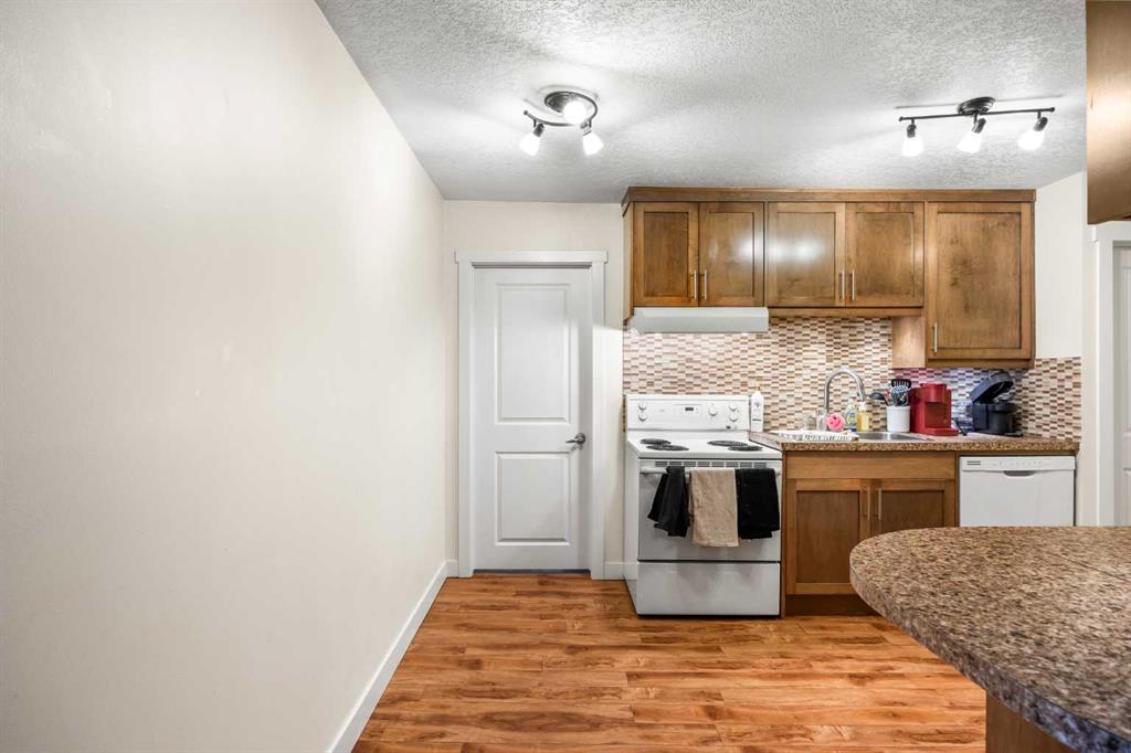 Additional image 3 of 102-3103 Blakiston Drive NW, Calgary, AB, T2L 1L7