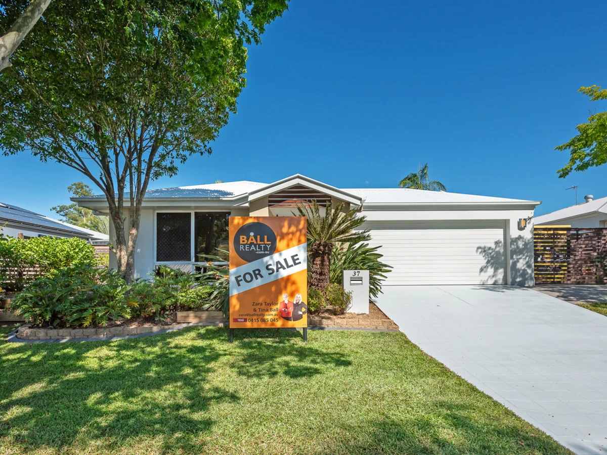 37 Cobb & Co Drive, Oxenford QLD 4210