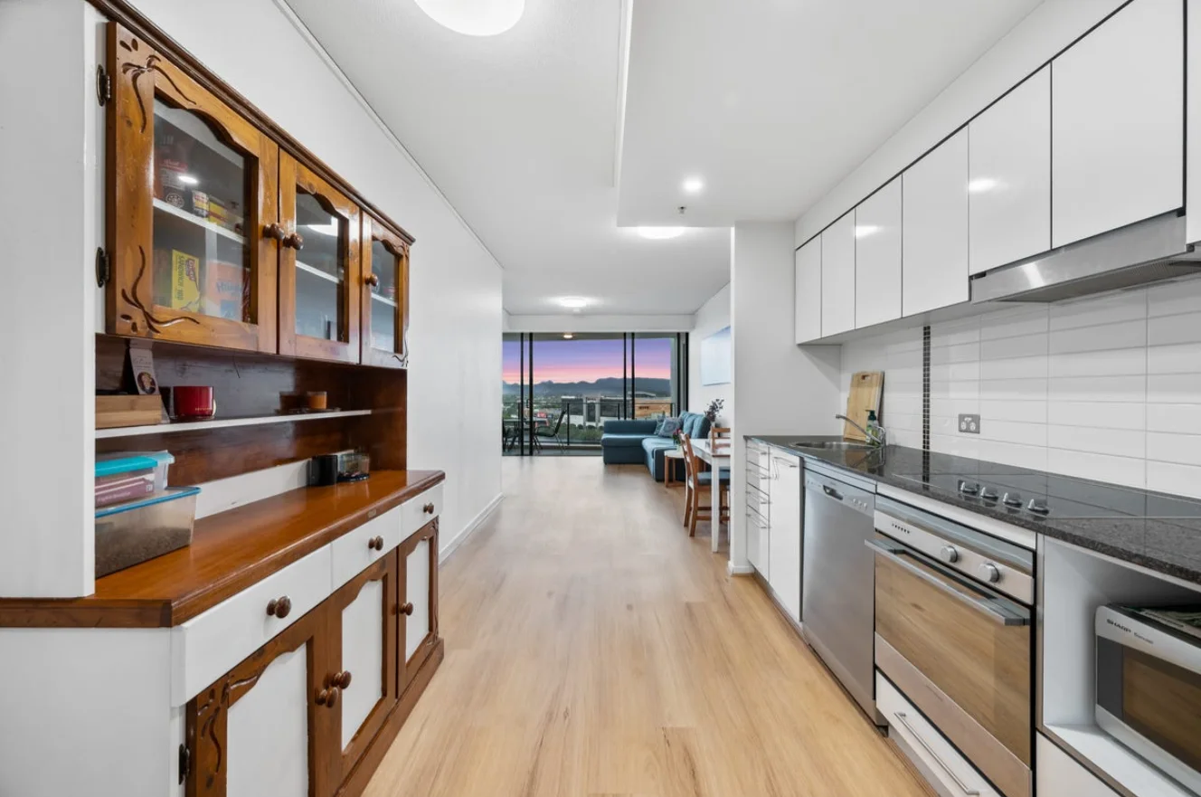 Additional image 3 of 1009/22 Surf Parade, Broadbeach QLD 4218
