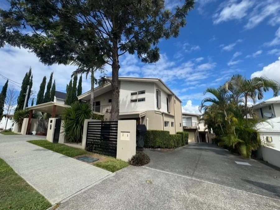 2/18 Fourth Avenue, Labrador QLD 4215
