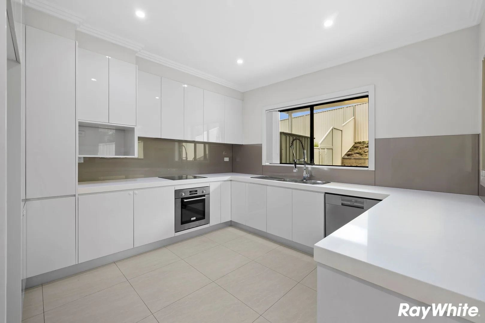 10 Byron Avenue, Ryde NSW 2112 photo 2