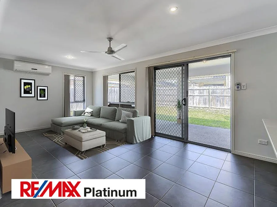 40 Peachfield Drive, Morayfield QLD 4506 photo 5