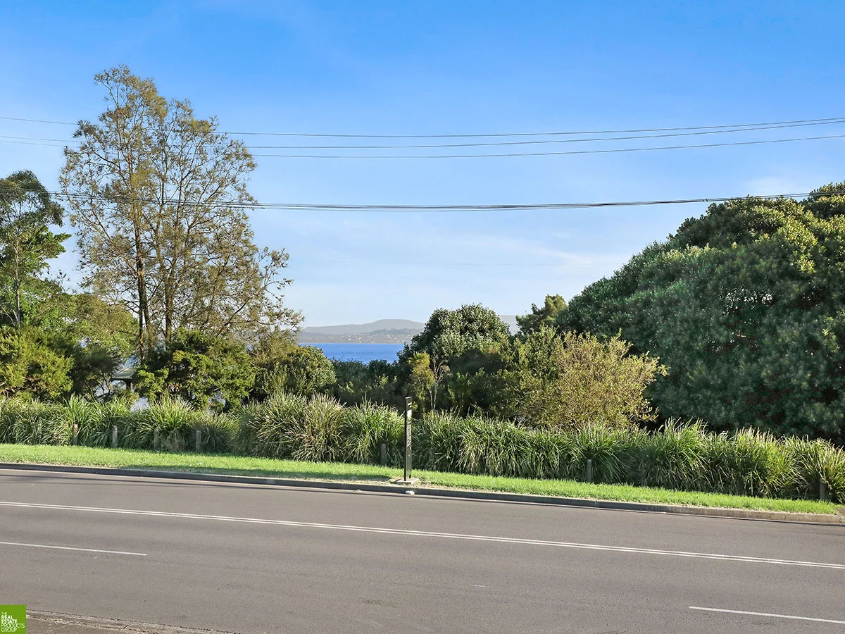 Additional image 7 of 348 Northcliffe Drive, Lake Heights NSW 2502