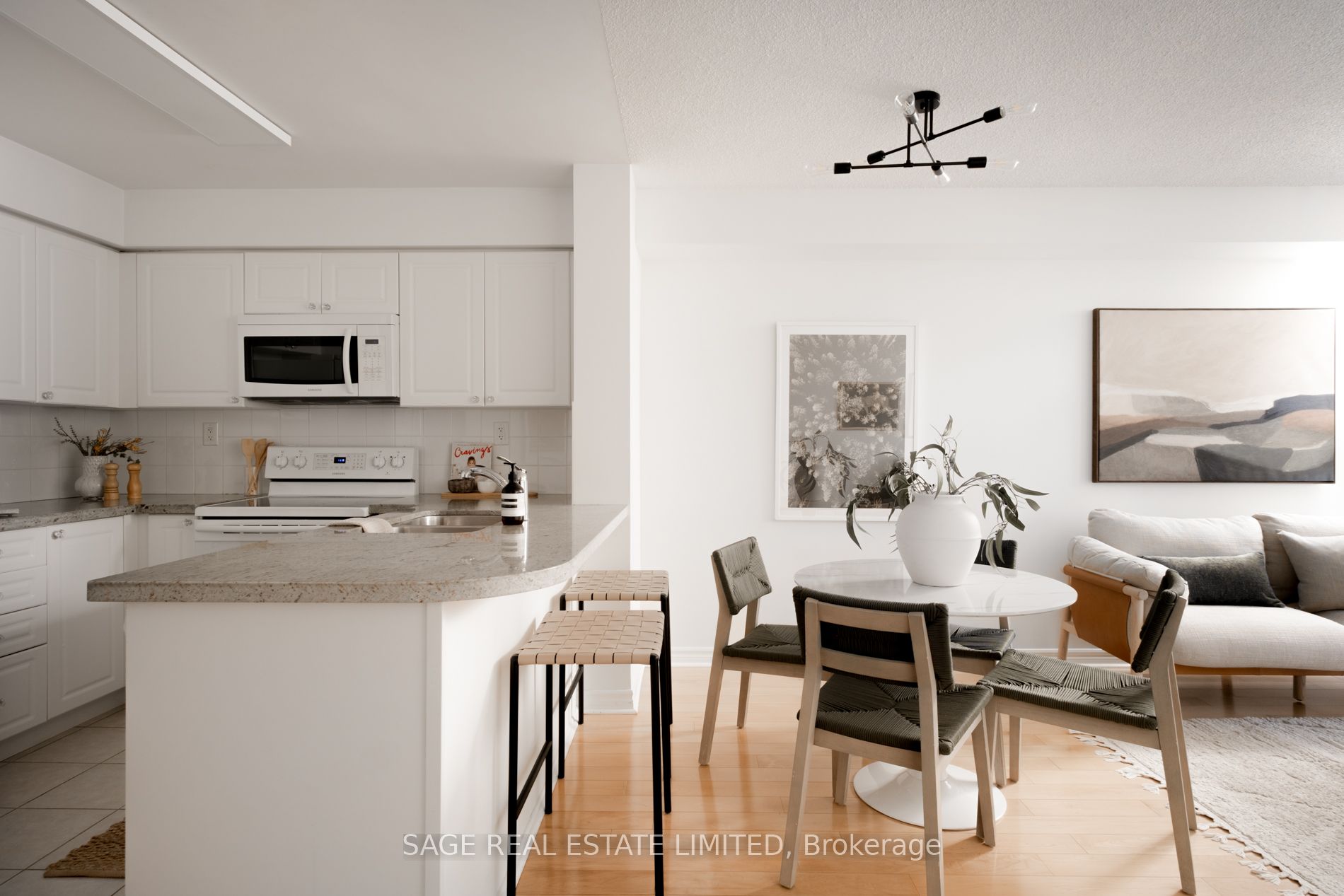 Additional image 6 of 1604-5 Michael Power Place, Toronto, ON, M9A 0A3