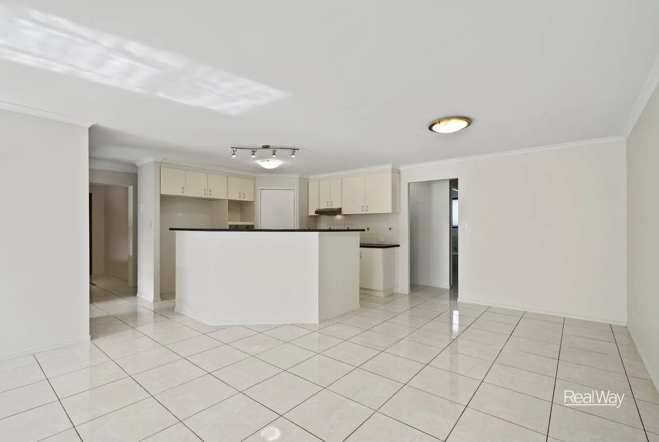 25 Balonne Drive, Glenvale QLD 4350 photo 4