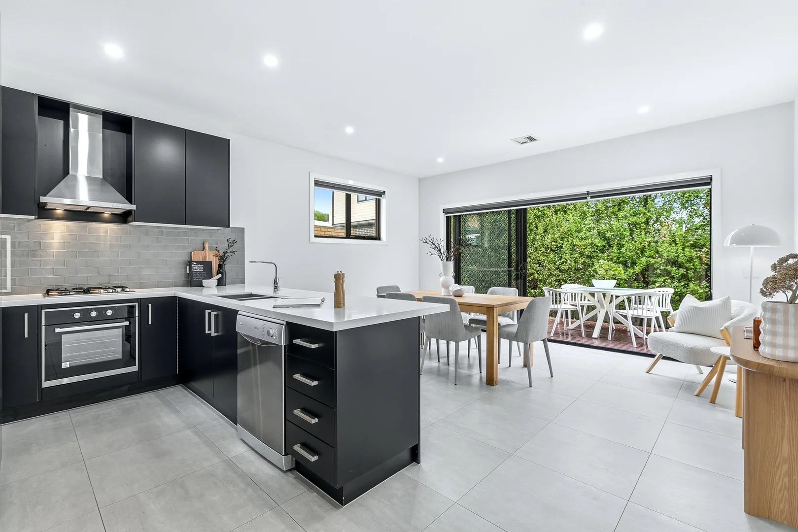 Additional image 6 of 2/28 Irwin Avenue, Altona North VIC 3025