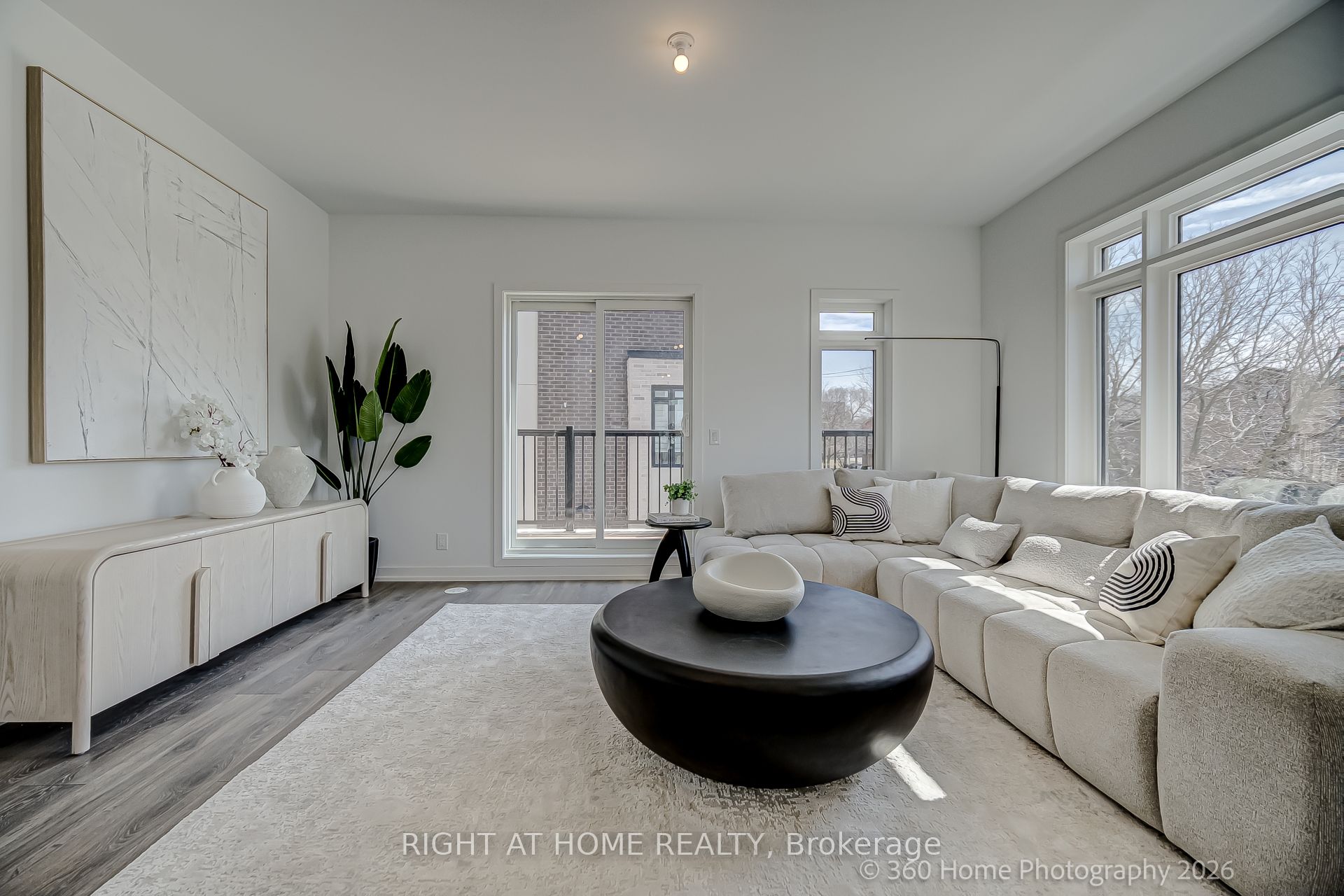 1 Case Ootes Drive, Toronto, ON, M4A 0A9 photo 5
