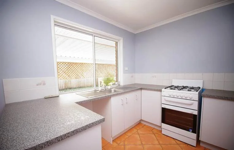 54 Pinelands Street, Loganlea QLD 4131 photo 2