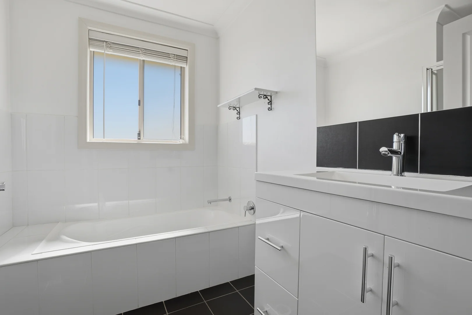 Additional image 15 of 30 George Weily Place, Orange NSW 2800