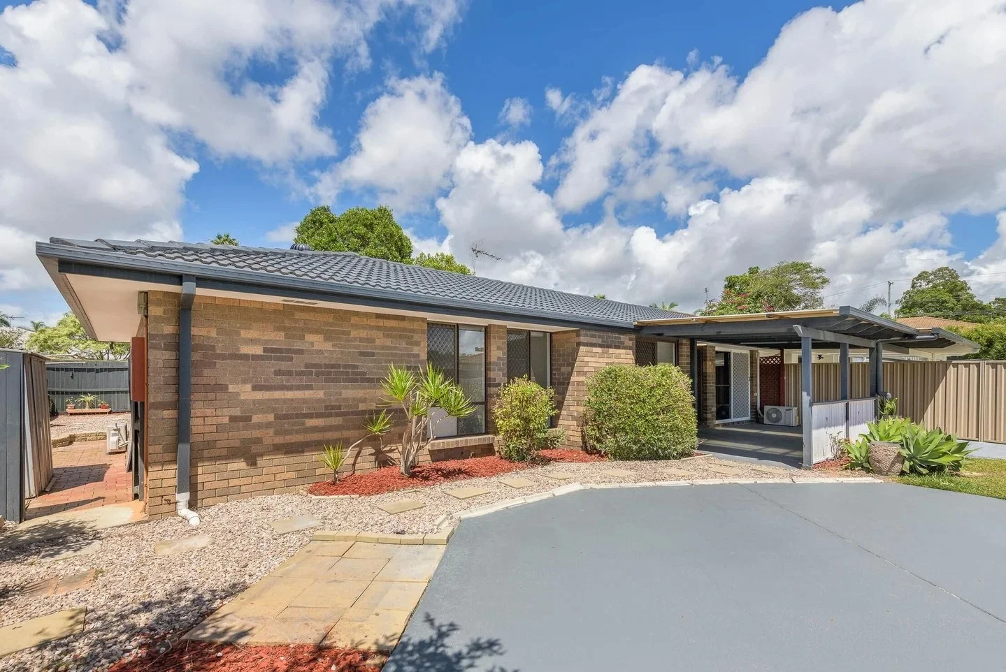 2/18 Elm Court, Labrador QLD 4215