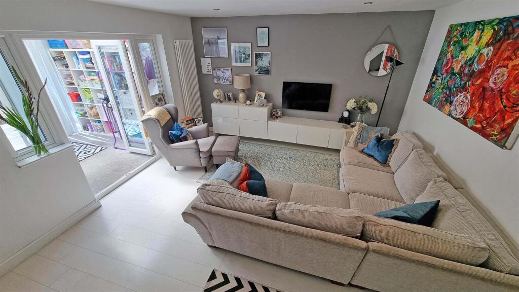 Additional image 4 of Windrush Road, Hollywood