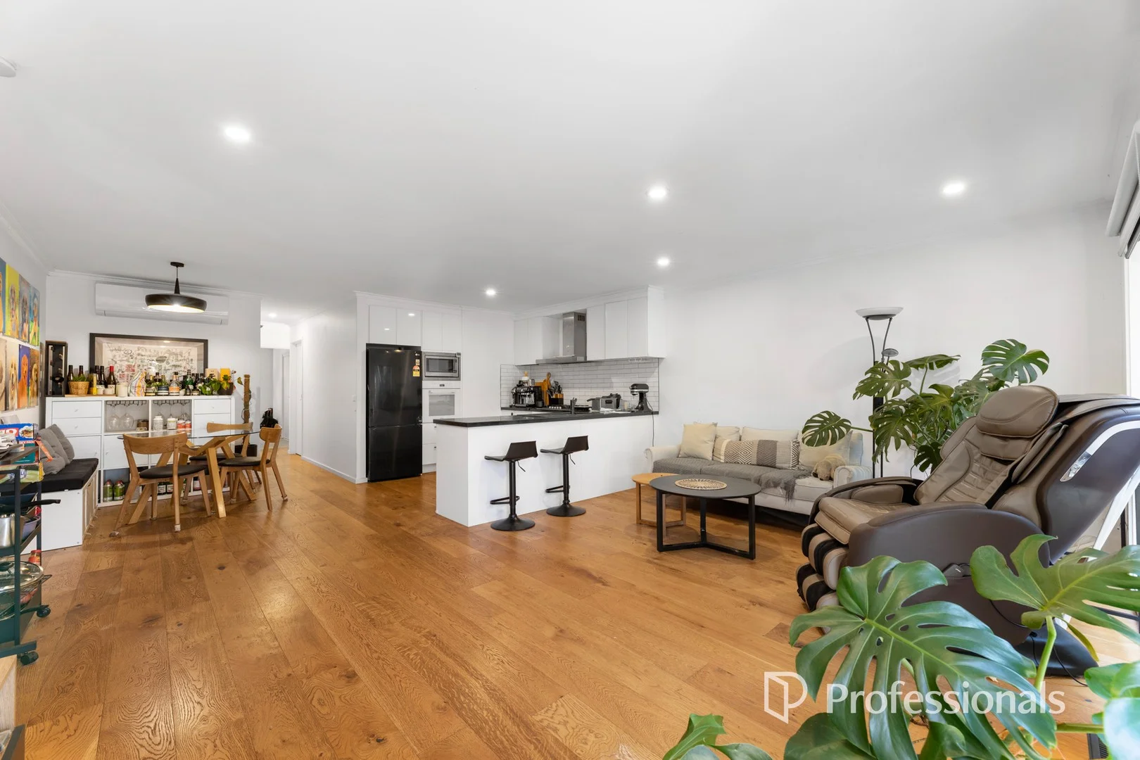2/16 Wembley Grove, McKinnon VIC 3204