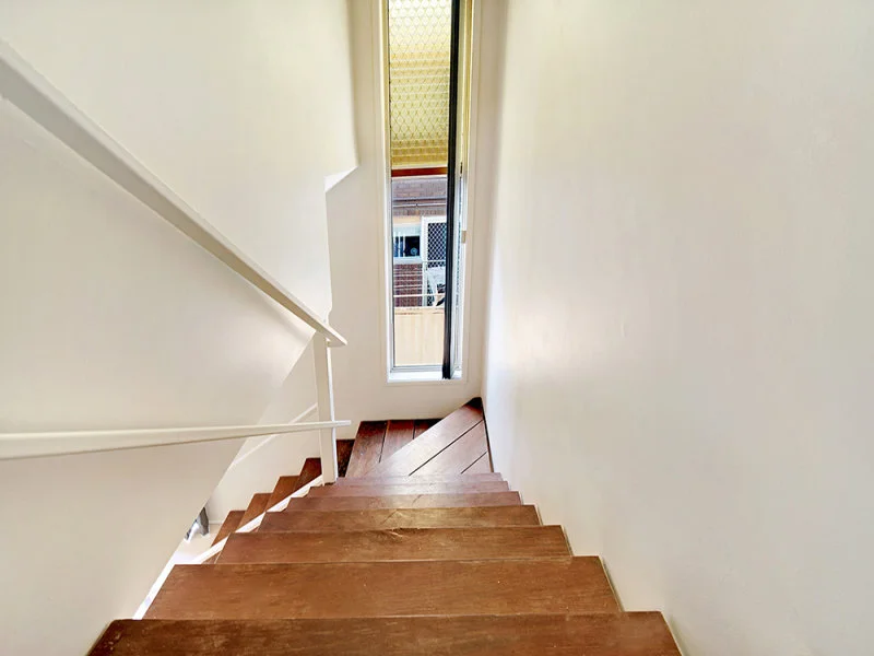 2/18 Central Street, Labrador QLD 4215 photo 2