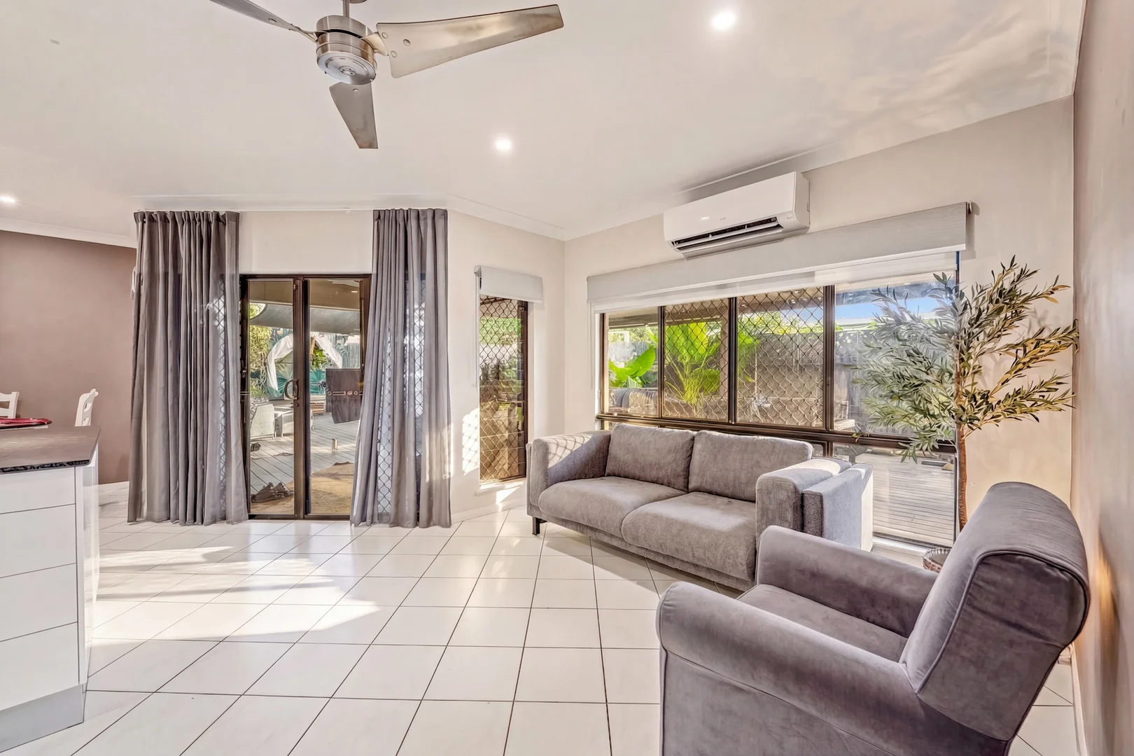 16 Chystanthus Street, Trinity Park QLD 4879 photo 2
