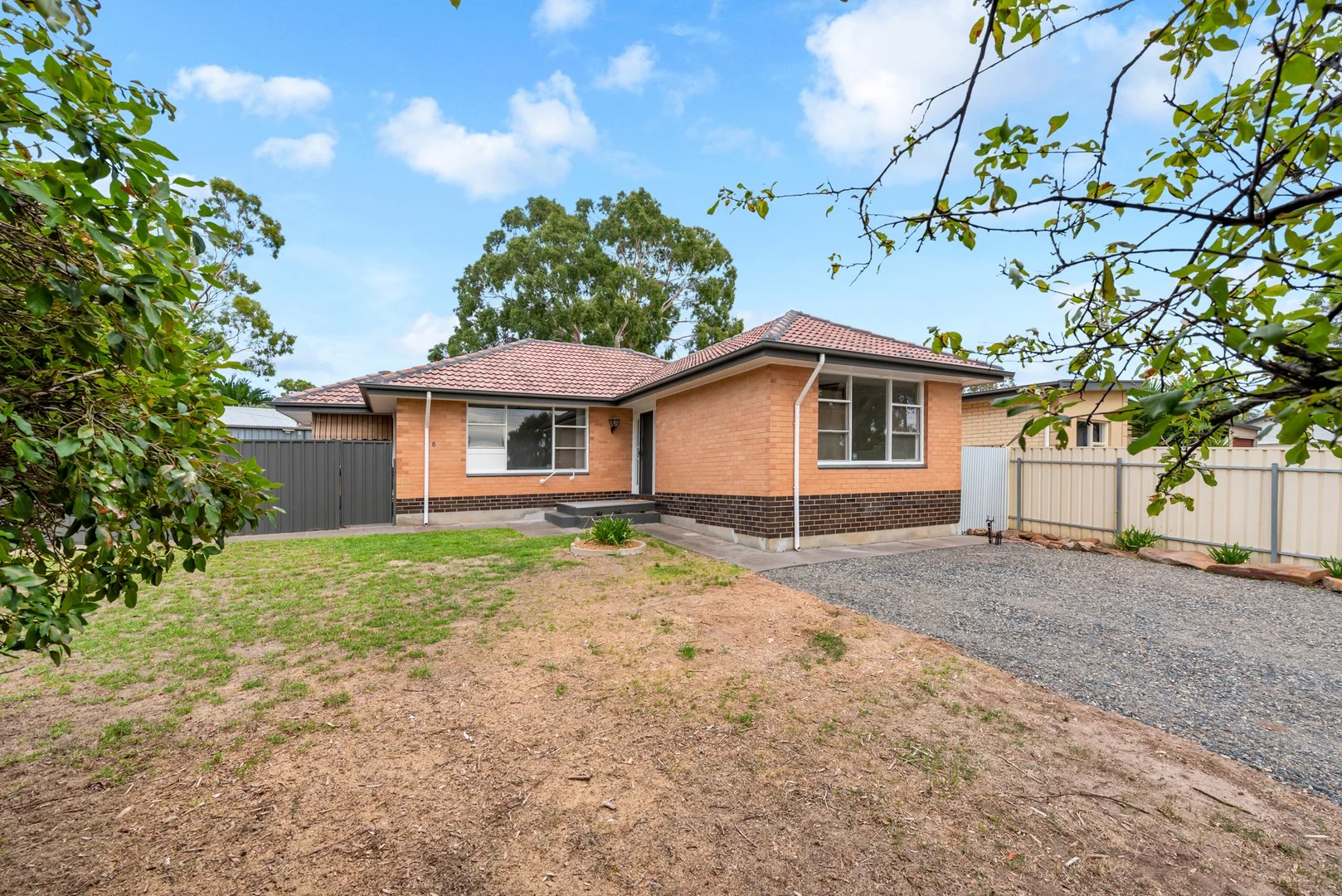 8 Claret Street, Morphett Vale SA 5162