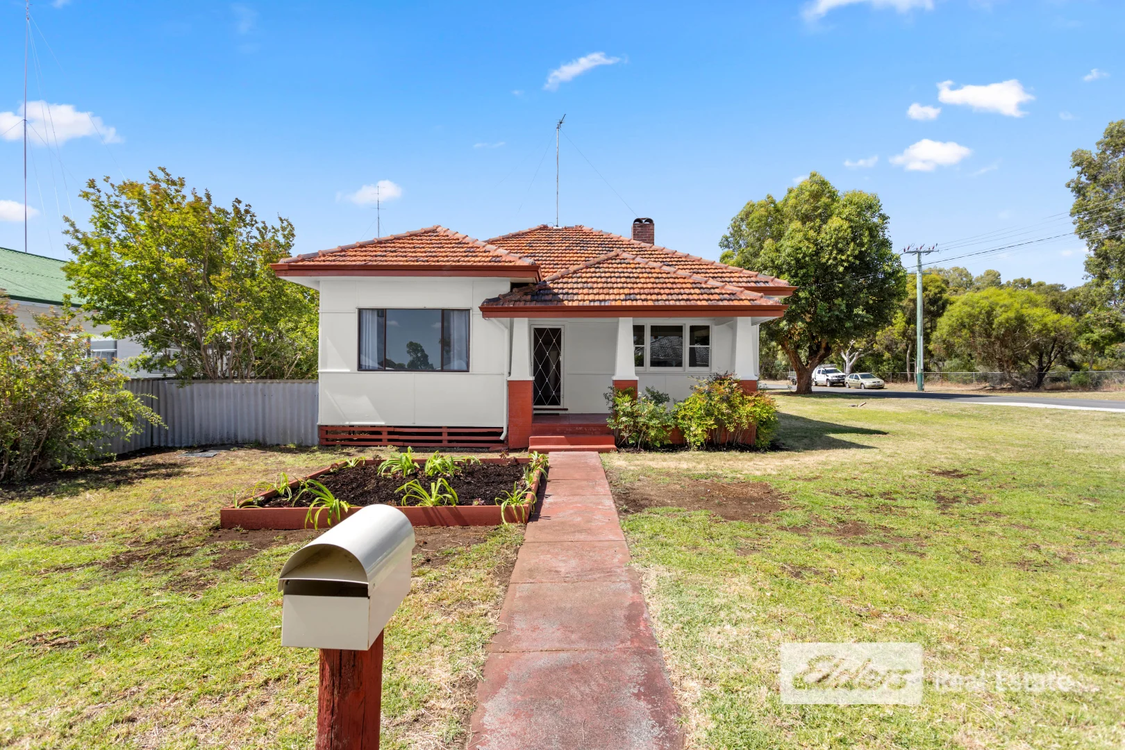 32 Uduc Road, Harvey WA 6220