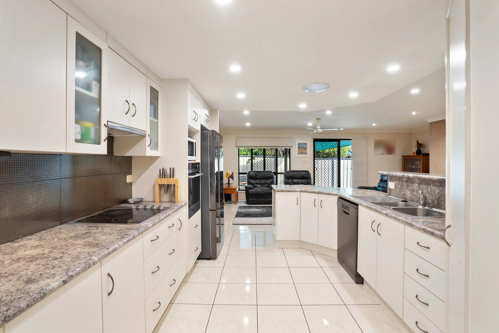 6 Kristin Close, Gracemere QLD 4702 photo 4