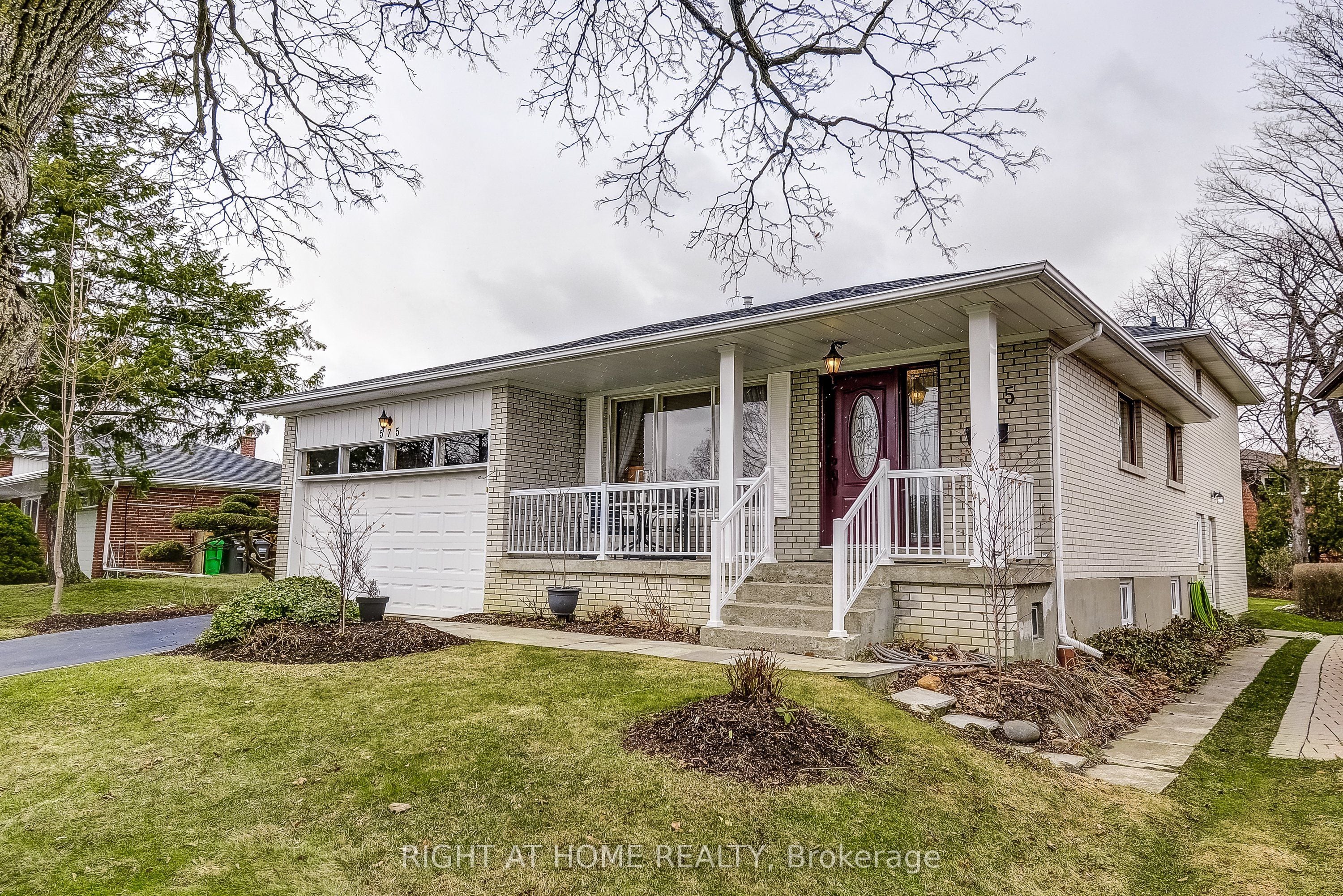 575 Eversley Drive, Mississauga, ON, L5A 2E1