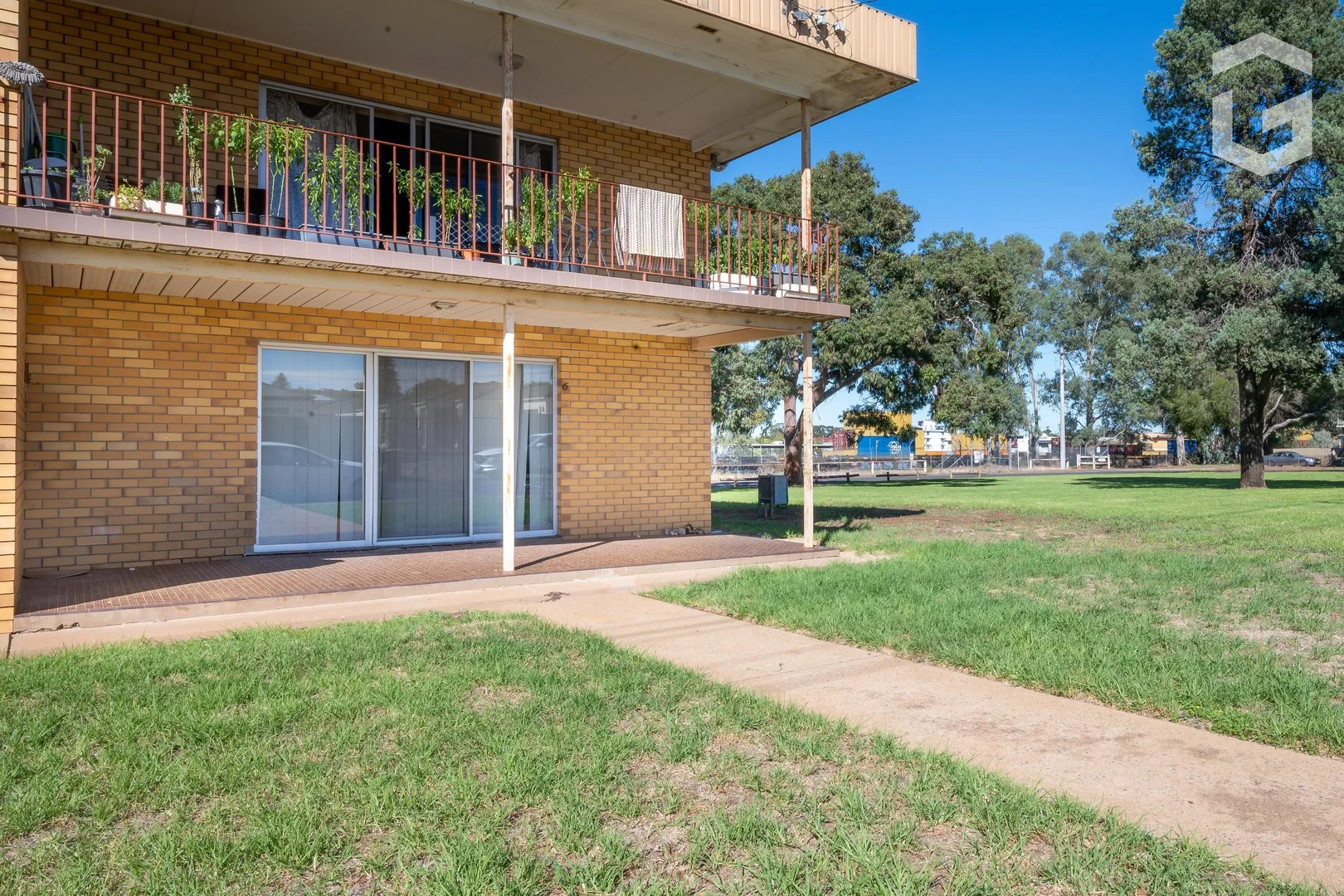 6/220 Wakaden Street, Griffith NSW 2680