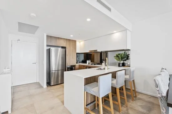 1402/372 Marine Parade, Labrador QLD 4215 photo 3