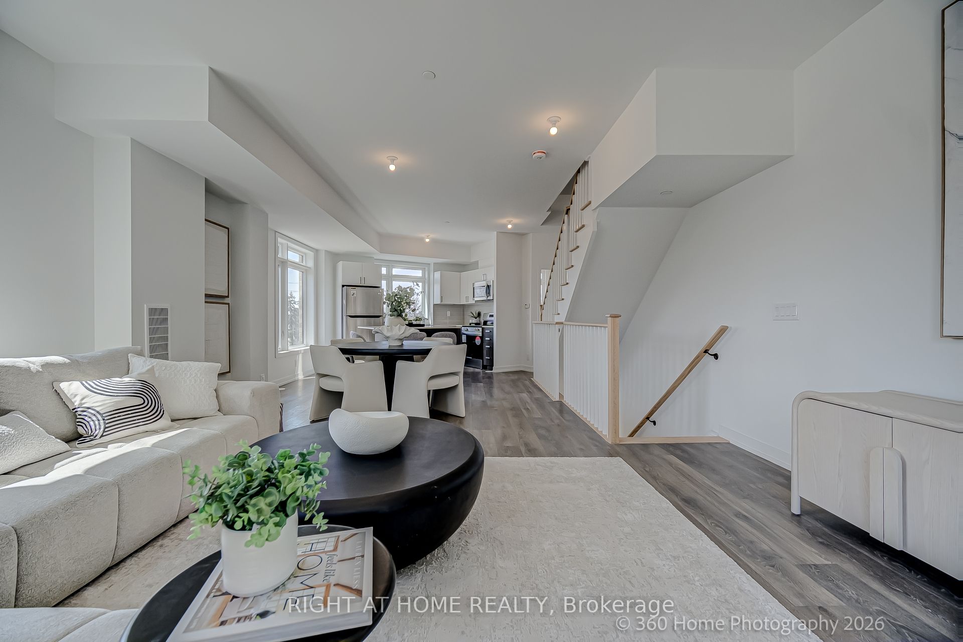 1 Case Ootes Drive, Toronto, ON, M4A 0A9 photo 4