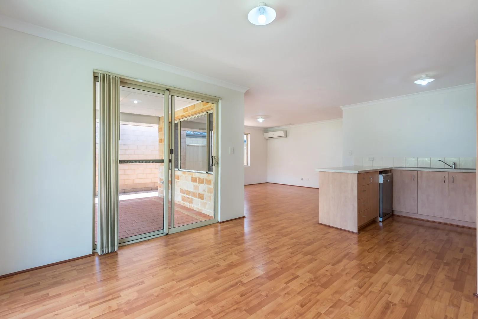 Additional image 6 of 54 Pearl Road, Cloverdale WA 6105