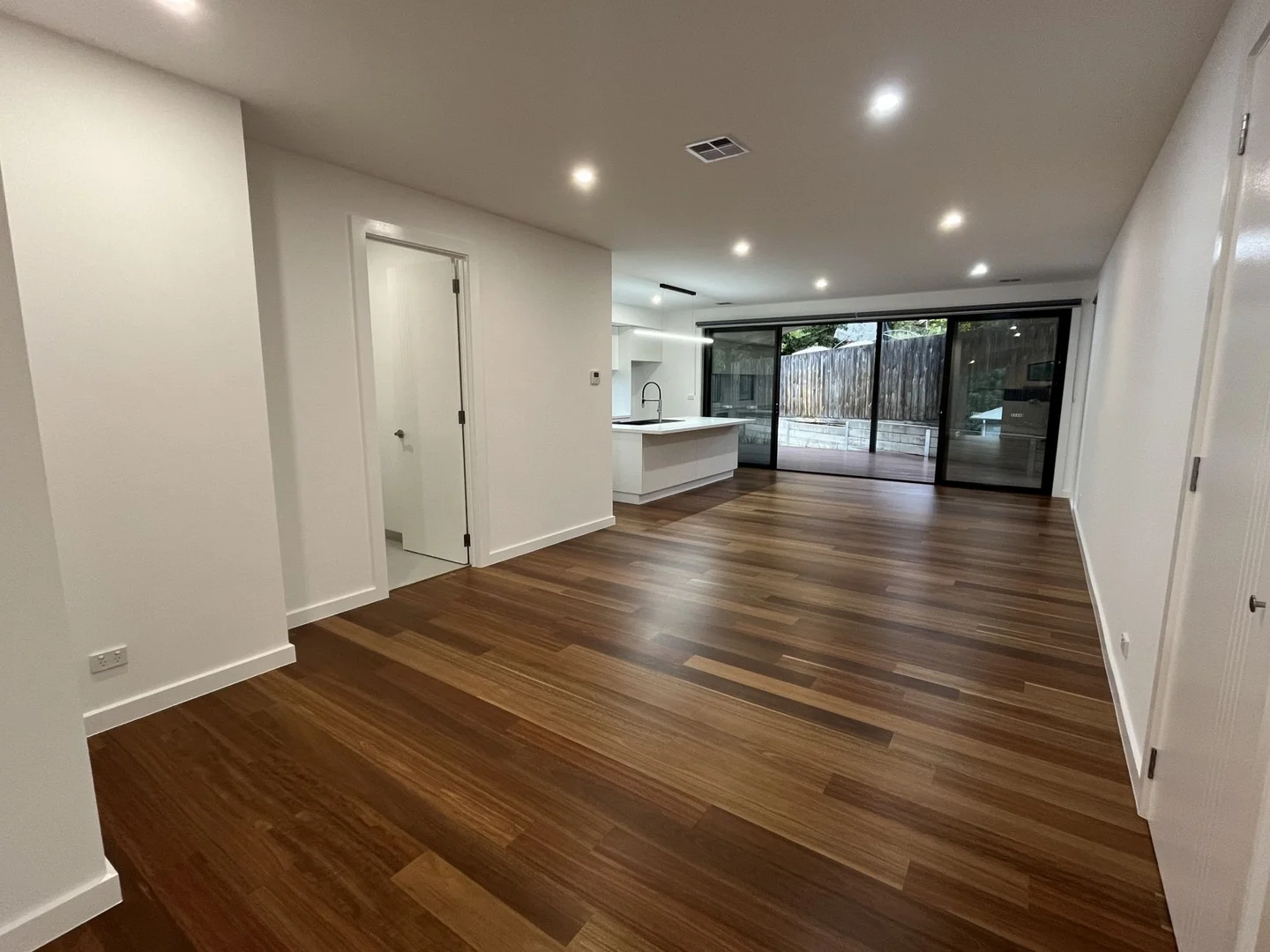 Additional image 5 of 2/21 Warrington Crescent, Wattle Glen VIC 3096