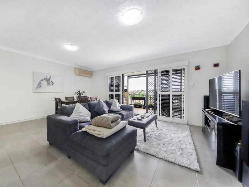 Additional image 2 of 2/41 Kirkland Avenue, Coorparoo QLD 4151