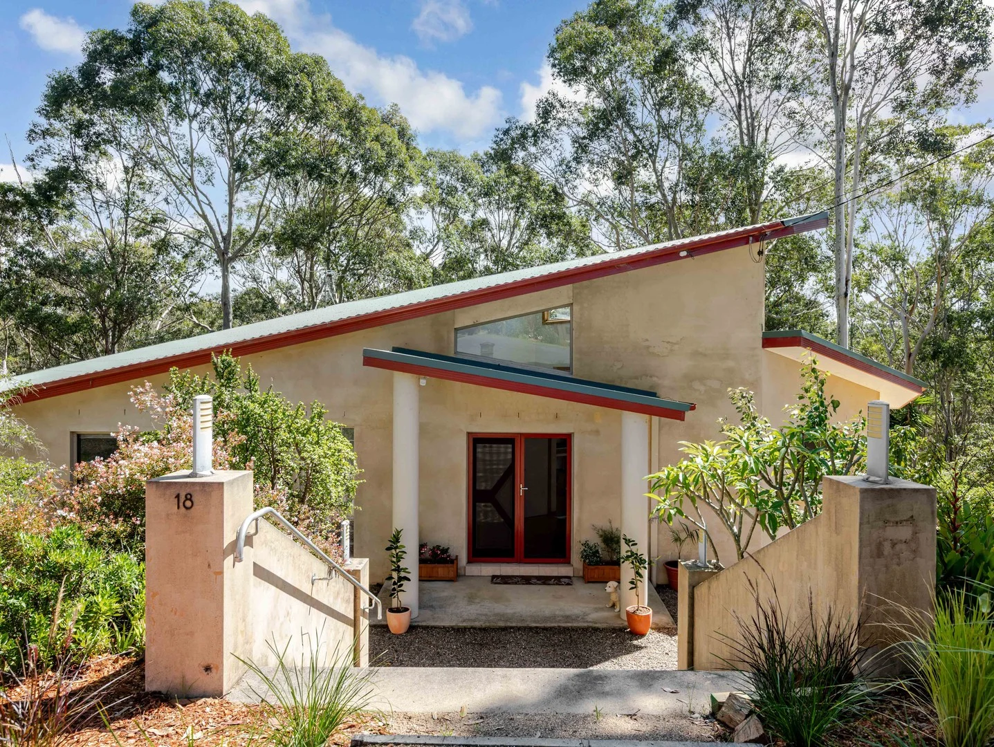 18 Headland Grove, Moruya Heads NSW 2537